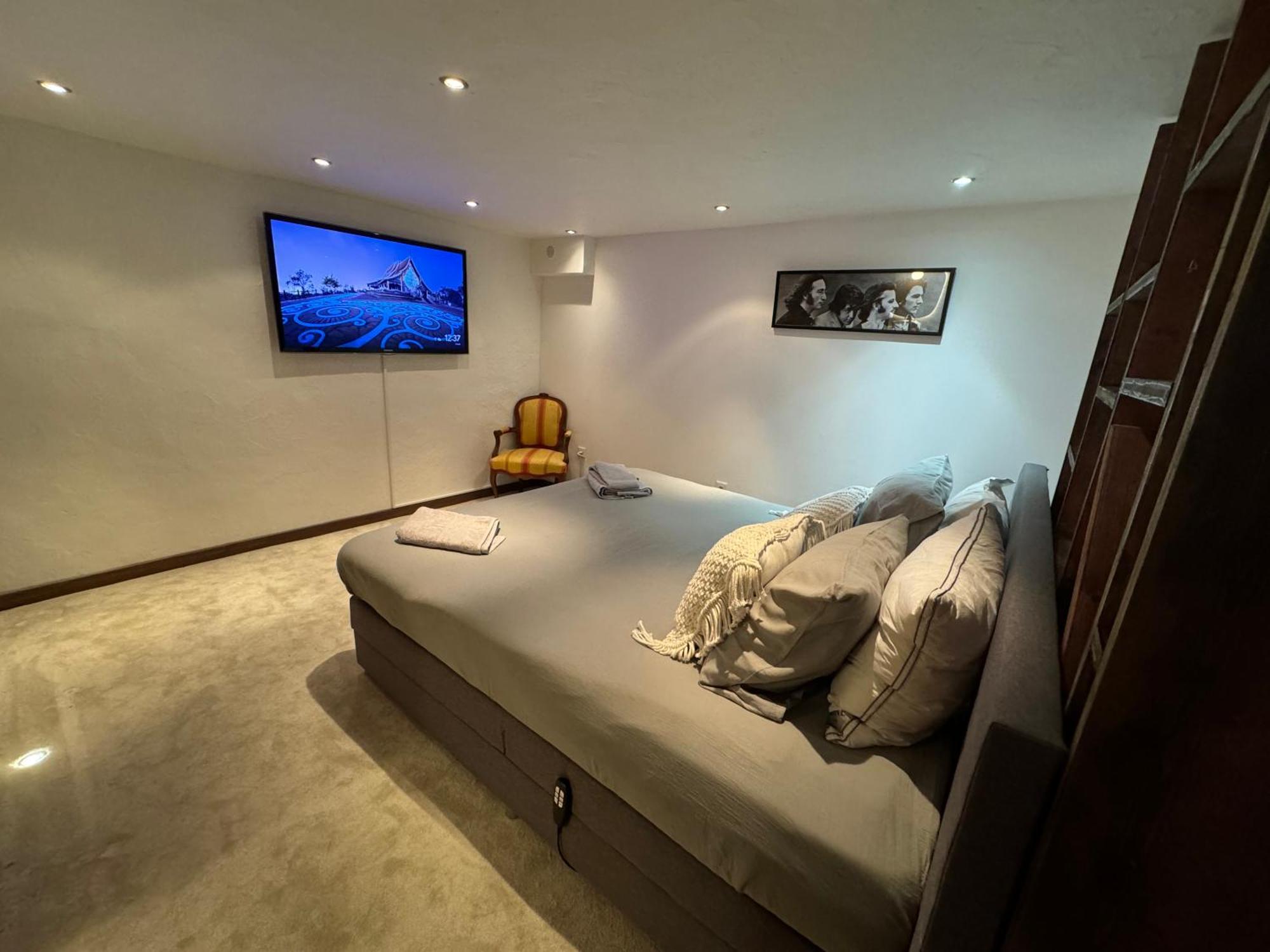 Luxurious In *